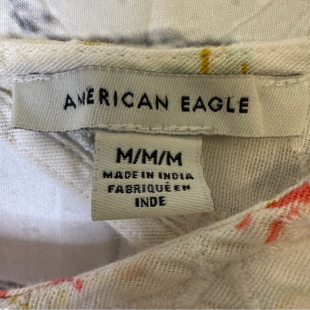 American Eagle Outfitters White Eyelet Crop Top with Pink Floral Print - Picture 4 of 8